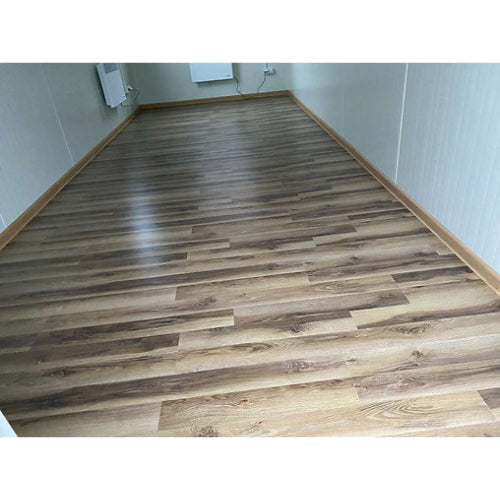CONTENEDOR DE OFICINA CON PERSIANAS 6 X 2,4 M