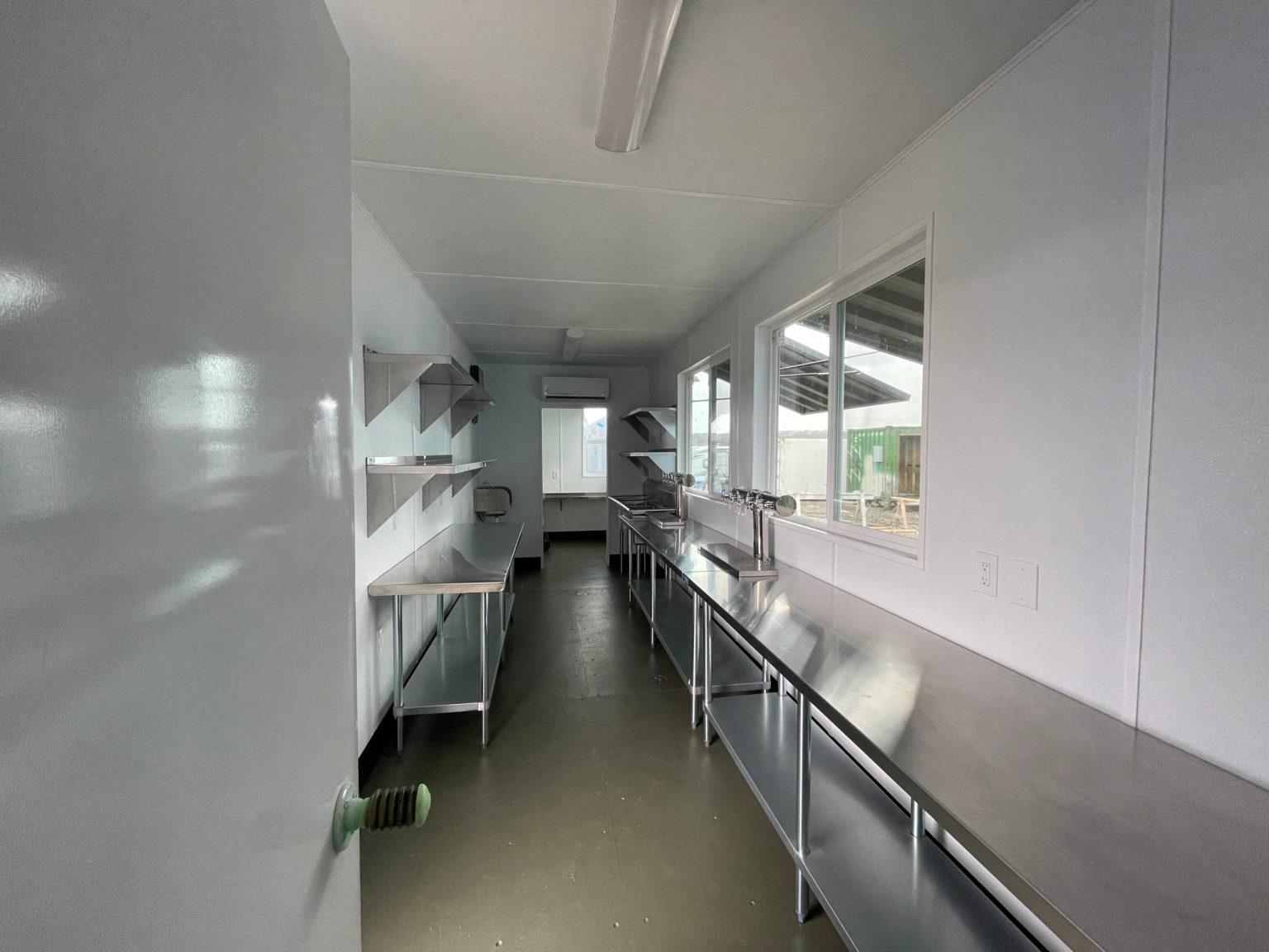 CONTENEDOR SNACK BAR DE 40 PIES