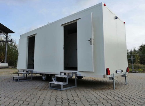 REMOLQUE SANITARIO DOBLE 5 WC 3 URINARIOS 6×2,40M