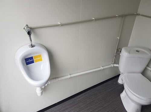 REMOLQUE SANITARIO CON INODORO DOBLE 3,50x2M
