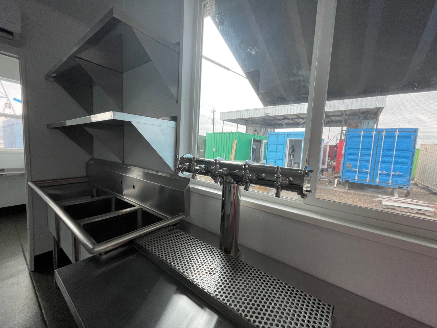 CONTENEDOR SNACK BAR DE 40 PIES