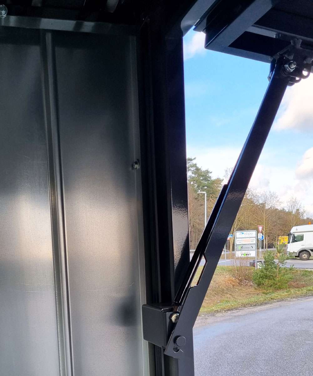 CONTENEDOR DE BAR CON GRAN SOLAPA DE VENTA