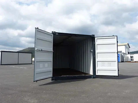CONTENEDOR DE 15 PIES CON INSTALACIÓN ELÉCTRICA, REJILLAS DE VENTILACIÓN Y BLOQUEO DE LLAVE
