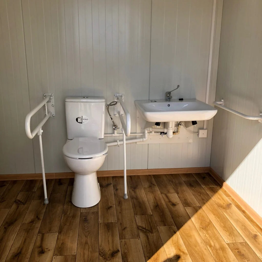 CONTENEDOR SANITARIO PANEL SÁNDWICH 6x3M
