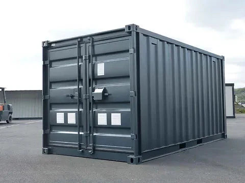 CONTENEDOR DE 15 PIES CON INSTALACIÓN ELÉCTRICA, REJILLAS DE VENTILACIÓN Y BLOQUEO DE LLAVE